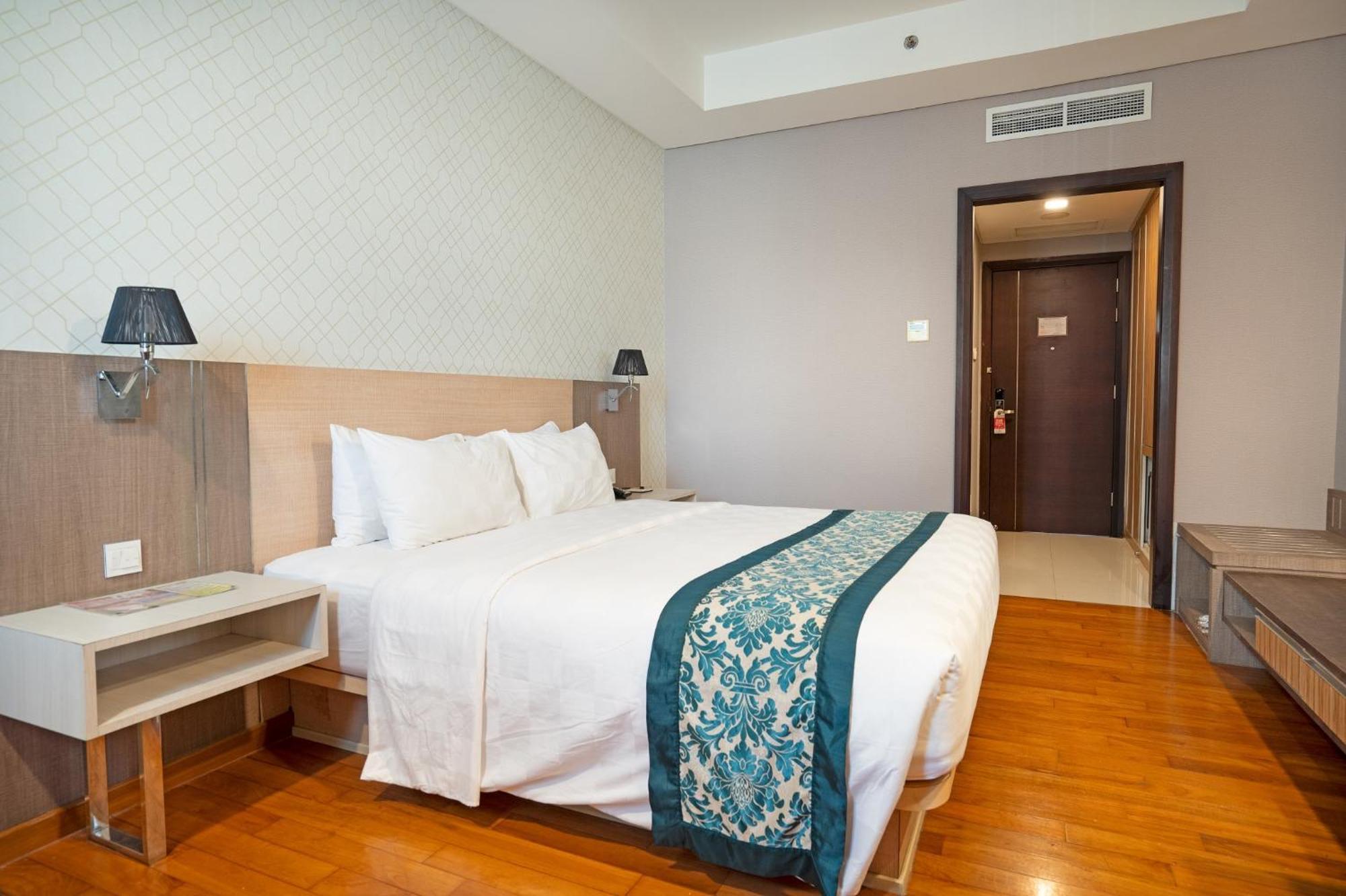 Nagoya Hill Hotel Batam Εξωτερικό φωτογραφία